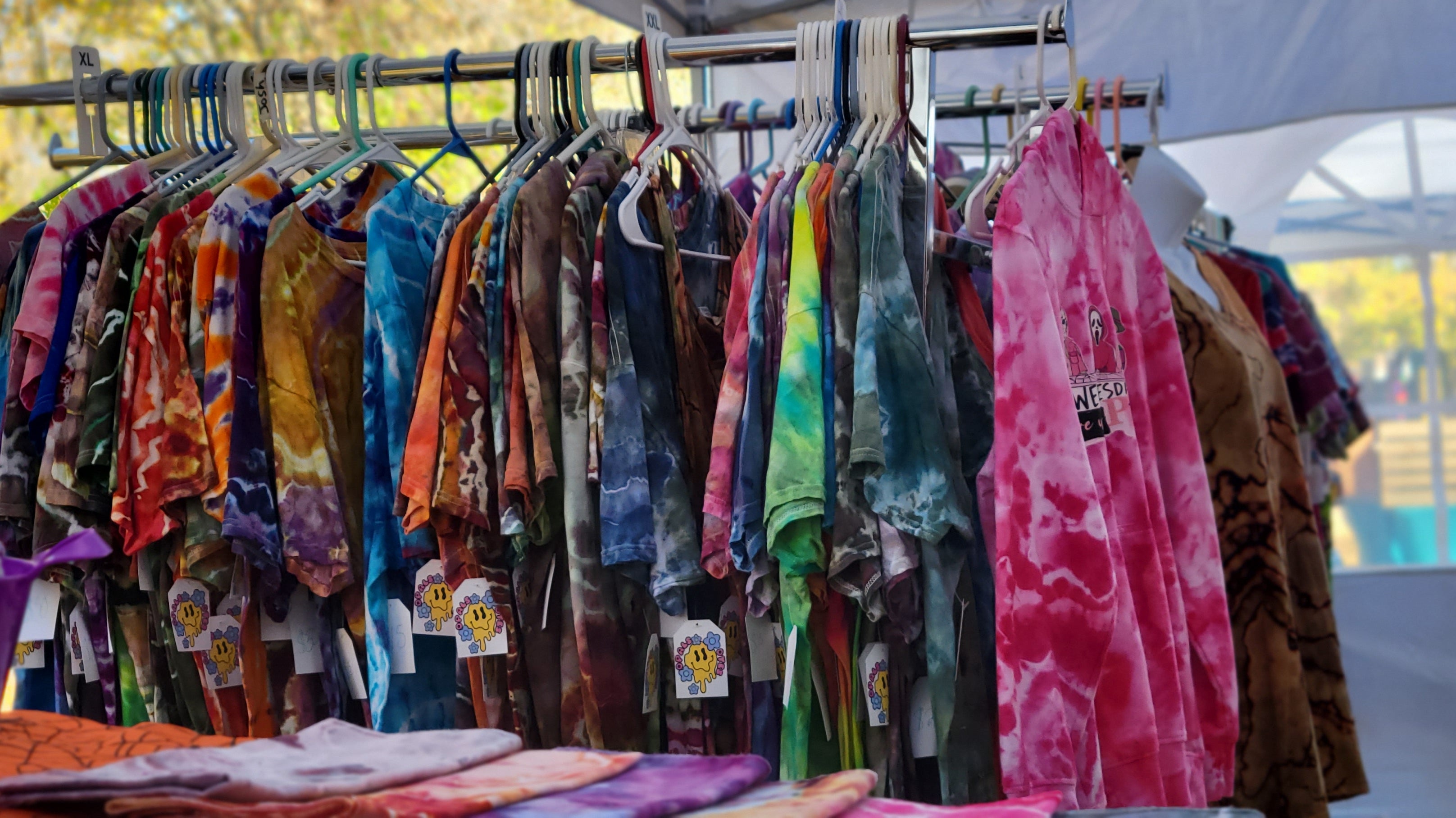 Creating Together: The Magic of a Collaborative Art Piece with Family and Friends