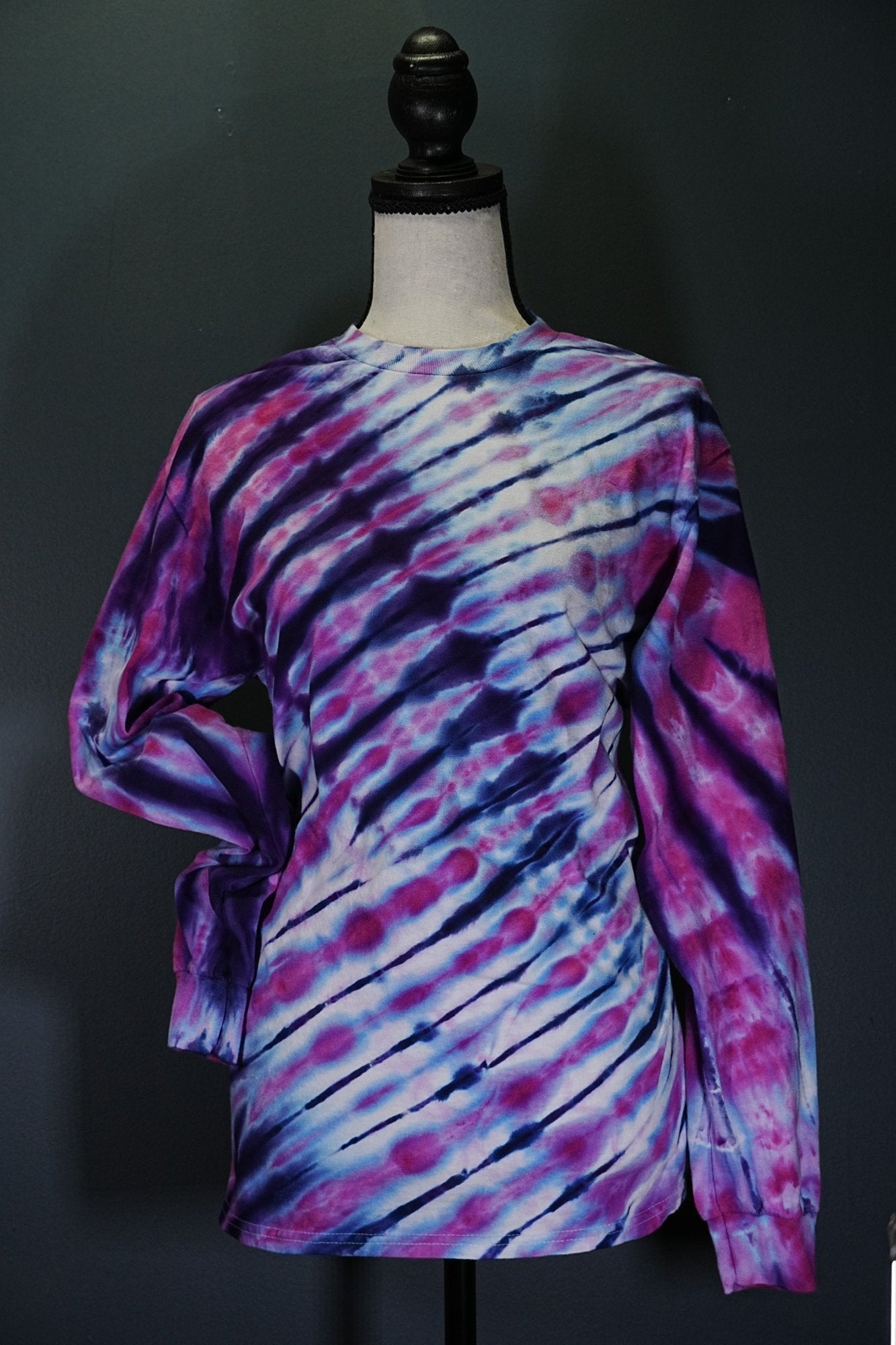 🌸 Spring Bloom - Long Sleeve Tie-Dye (Medium) 🌸 – Opals